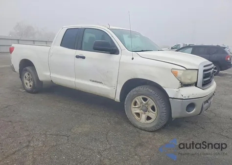 2011 Toyota Tundra Double Cab Sr5 z USA, uszkodzony, nr VIN 5TFUM5F16BX022422